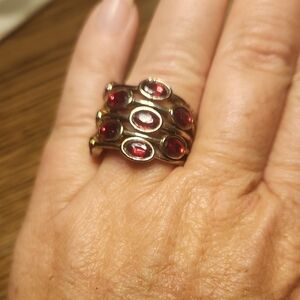 Unique Vtg Gold-Tone and Red Gemstone Ring Sz 8